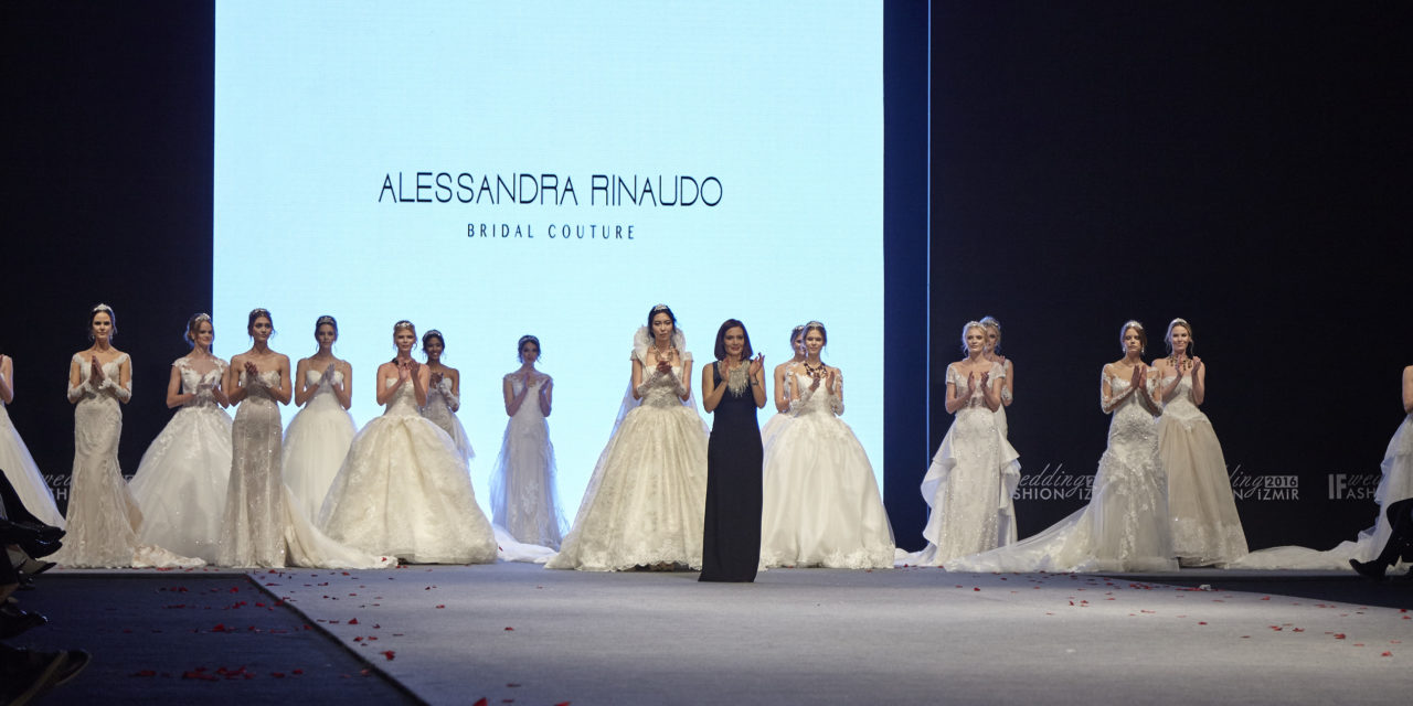 ALESSANDRA RINAUDO, ICONA DI STILE A IZMIR