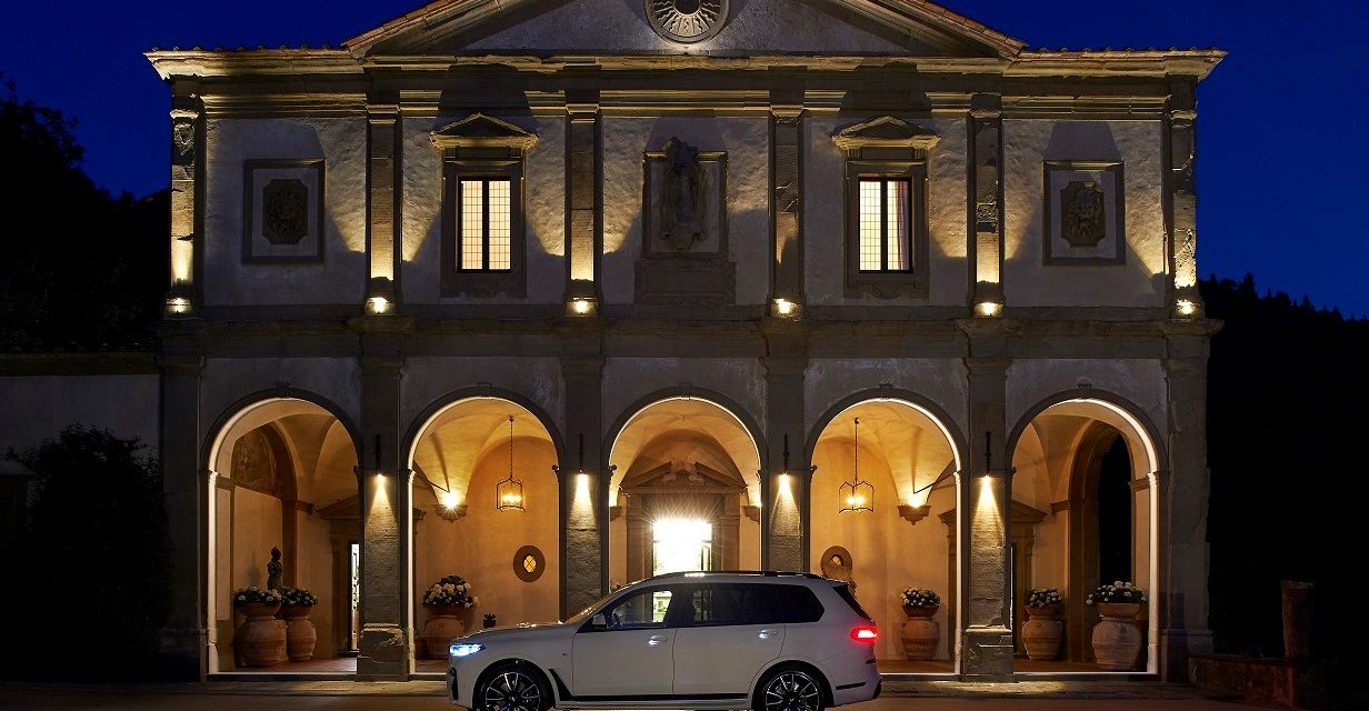 POLDO DOG COUTURE REINTERPRETA L’ESCLUSIVA BMW X7