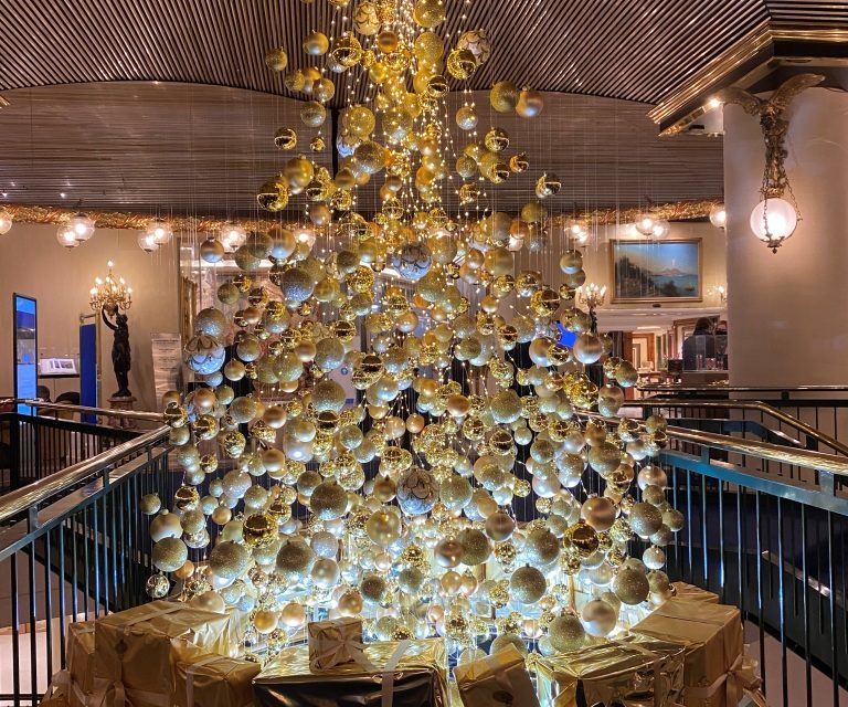 NATALE SPARKLING GOLD AL ROME CAVALIERI, A WALDORF ASTORIA HOTEL